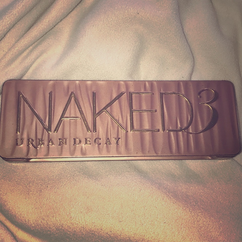 Naked 3 eyeshadow palette